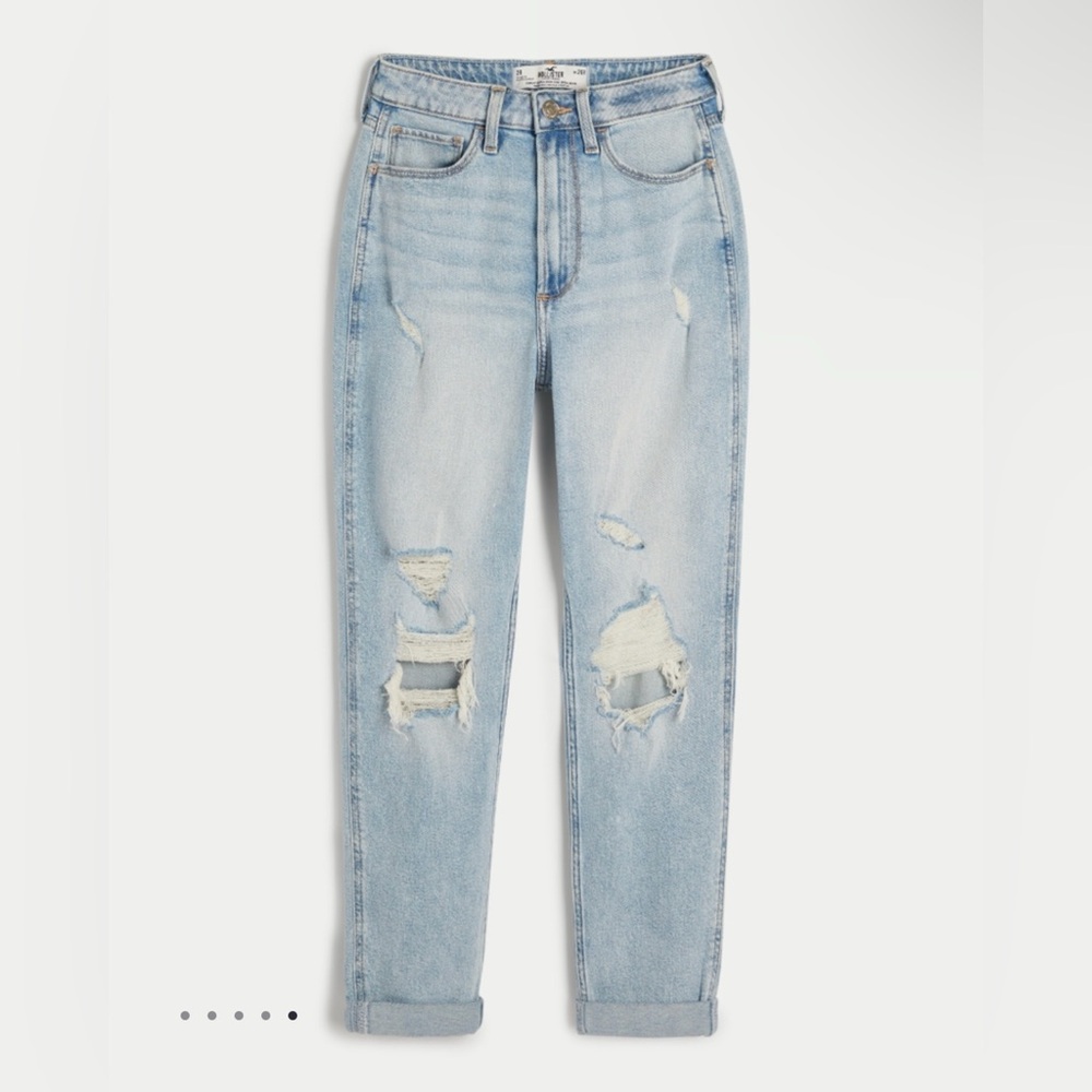 Hollister Curvy Ultra High-Rise Ripped Light Washed Mom Jeans